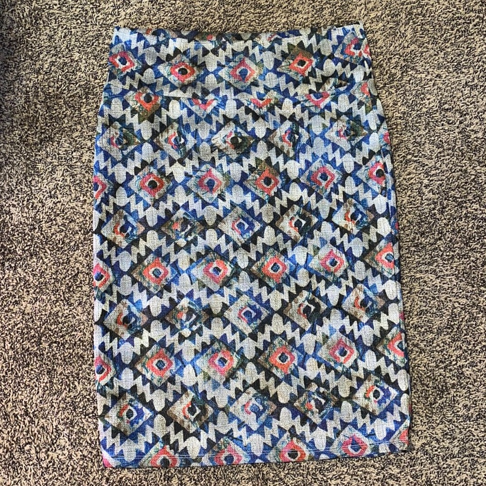 LuLaRoe large Cassie pencil skirt